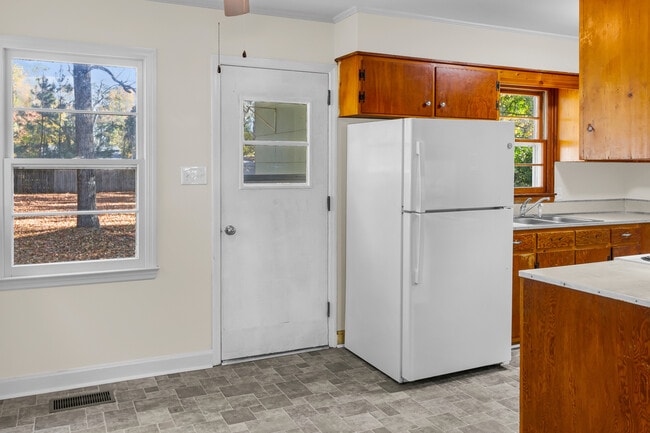 Building Photo - 3504 Powell St