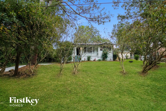 Building Photo - 4684 Clemmons Dr