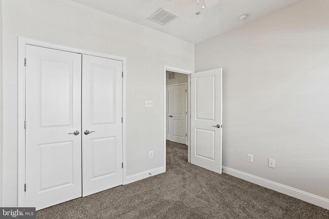 Building Photo - 5807 Duncan Dr
