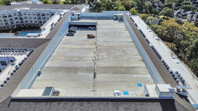 Building Photo - 15635 Memorial Dr