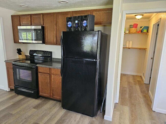 Building Photo - 5230 Spring Grove Ave