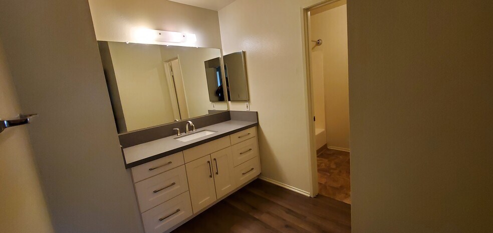 Building Photo - 713 N Corvette Dr