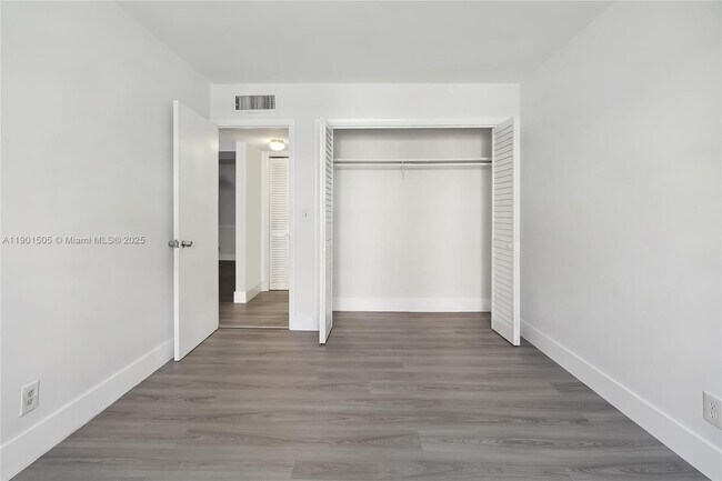 Building Photo - 606 NW 13th St