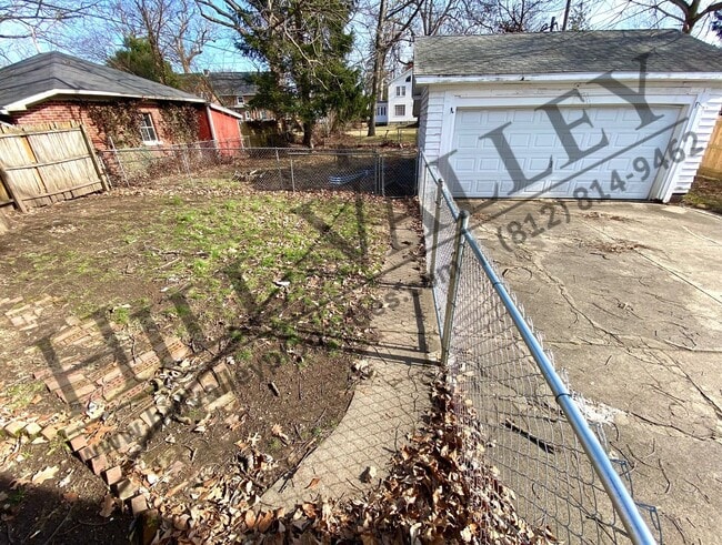 Building Photo - Three Bedroom Home in Edgewood Grove