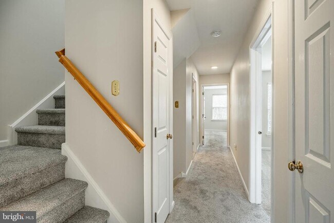 Building Photo - 124 Jeffords Ct