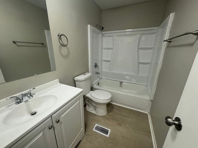 Building Photo - Renovated 3-bedroom, 1-bathroom home