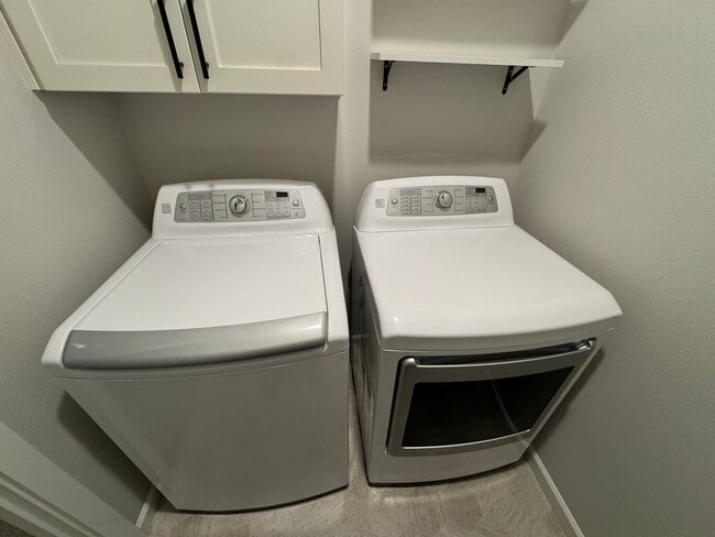 Building Photo - Charming 3-Bedroom Home