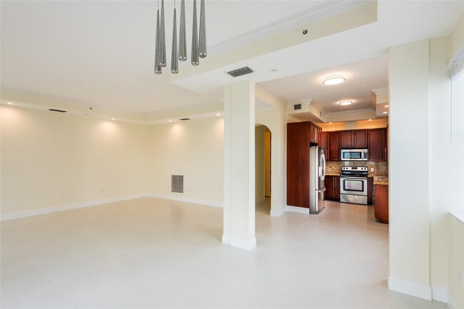 Building Photo - 3236 NE 5th St