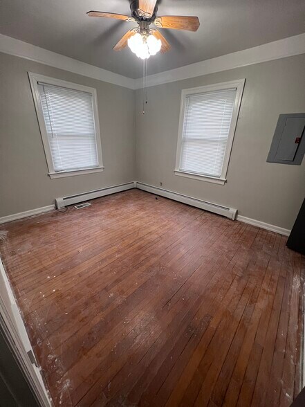 Building Photo - 741 Banghart St