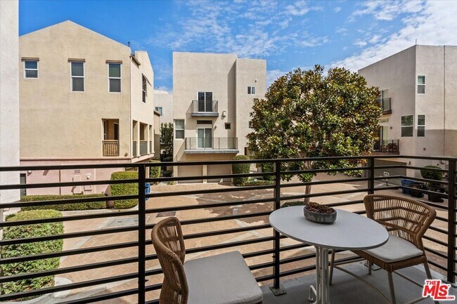Building Photo - 13027 Bluff Creek Dr