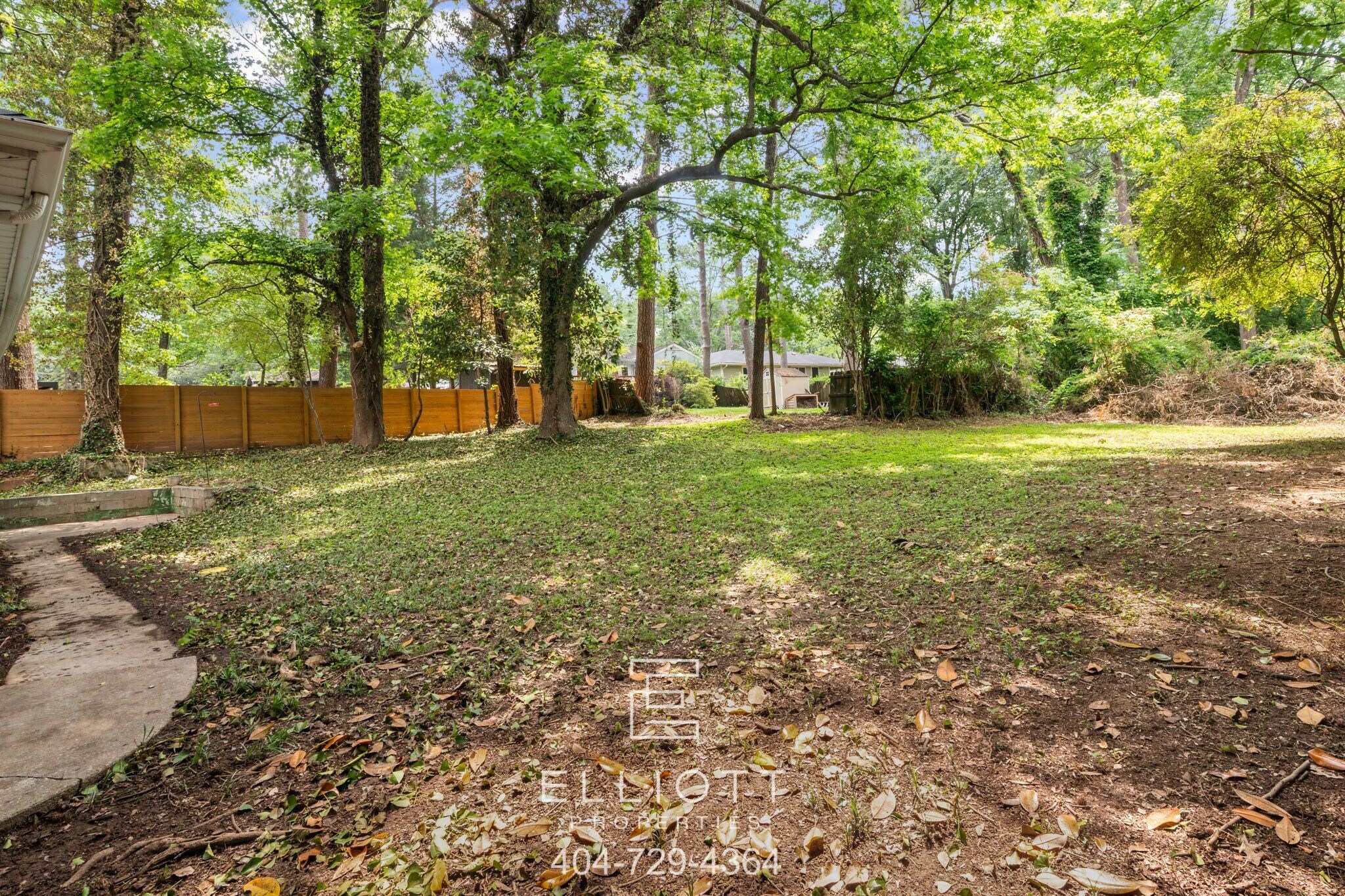 Building Photo - 1095 Oakfield Dr SE
