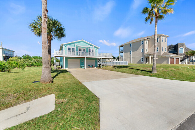 Building Photo - Just Beachy! 3bd 2ba by the Ocean