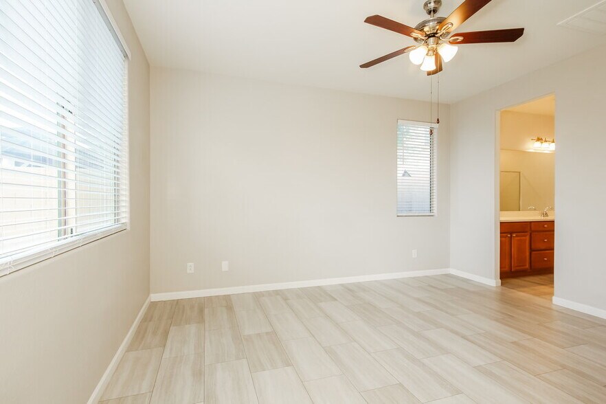 Building Photo - 5439 W Fetlock Trail