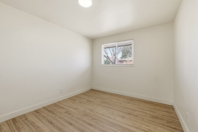 Building Photo - Remodeled 1 Bedroom 1 Bathroom with Easy Access  to Aurora Central and Downtown Denver!