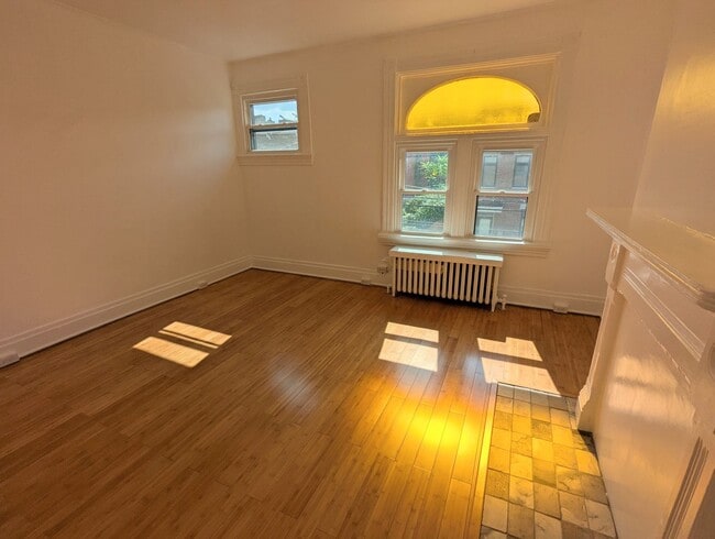 Building Photo - 4 Bedroom 1 Bathroom Single Family Home in...