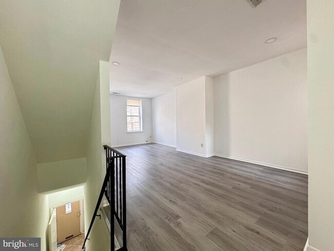 Building Photo - 1136 Mt Vernon St