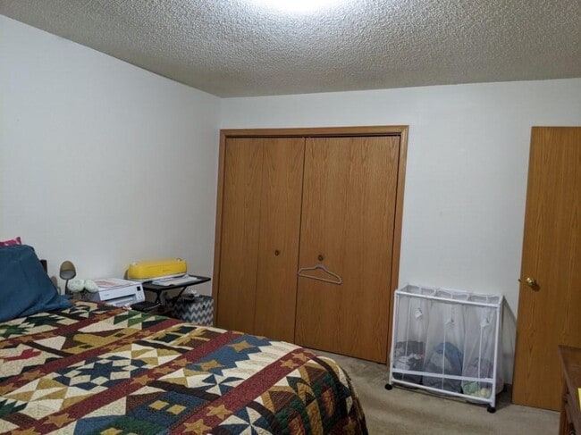 Building Photo - 8199 Sunrise Ln