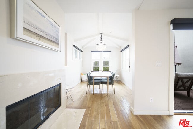Building Photo - 642 Hermosa Ave