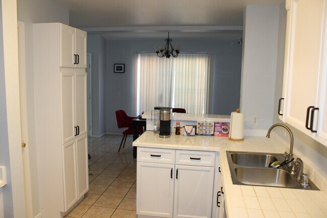 Building Photo - 7736 Allerton Ave