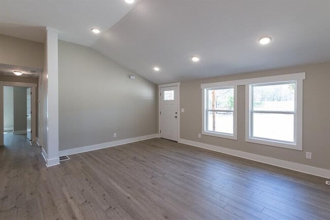 Building Photo - 4882 Sugar Pike Rd