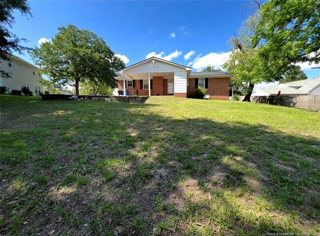 Building Photo - 1319 Levy Dr