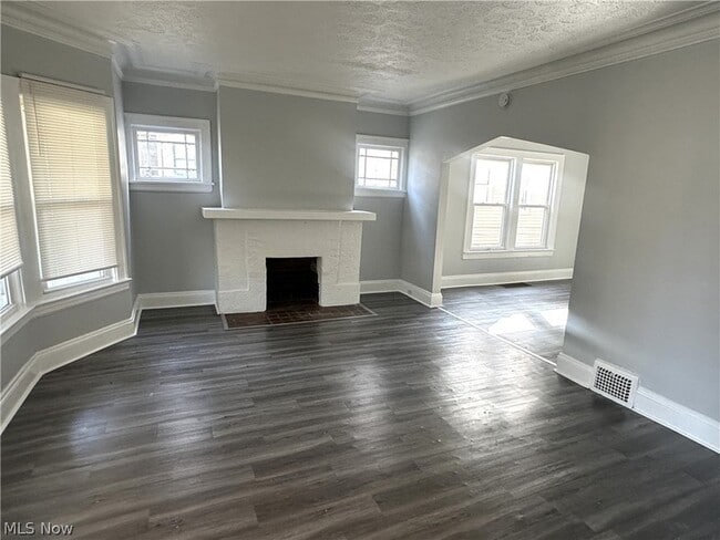 Building Photo - 3342 Desota Ave