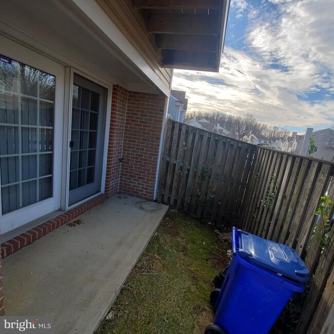 Building Photo - 16211 Ellipse Terrace