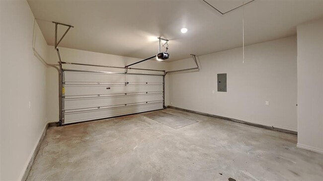 Building Photo - 6933 Labelle Dr