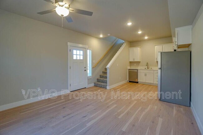 Building Photo - 2331 E Otter Lp