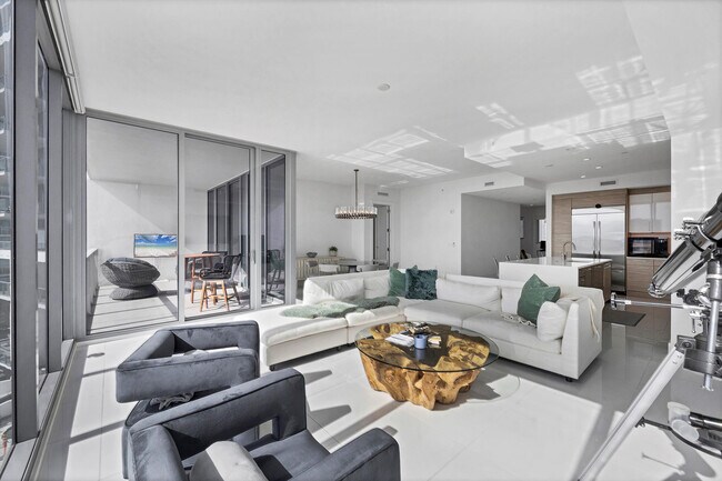 Building Photo - 1155 N Gulfstream Ave