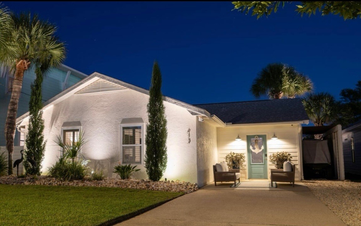 Building Photo - 613 W Caladium Cir