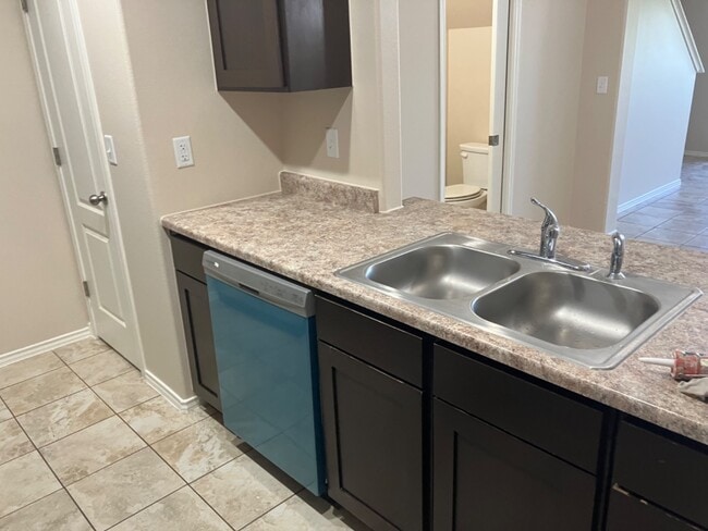 Building Photo - 5611 Montevista Dr