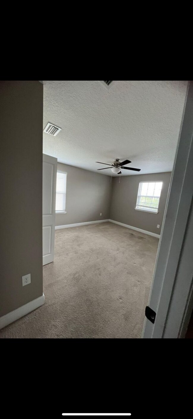 Building Photo - 1638 Highbanks Cir