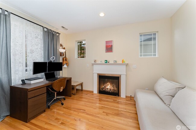 Building Photo - 2bd/2ba Maple Valley House