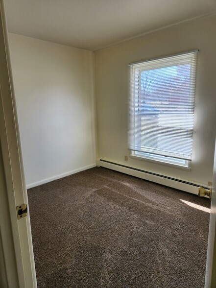 Building Photo - 412 Bancroft Ct