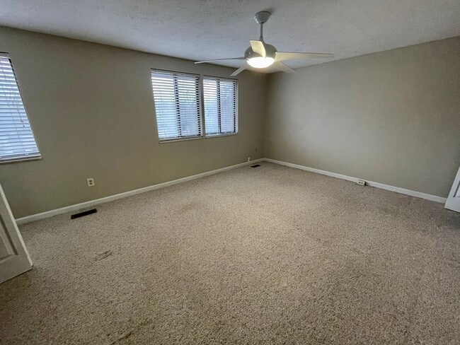 Building Photo - South Fayette - Spacious 3 Bedroom, 2.5 Bath Townhouse - Hunting Ridge Community
