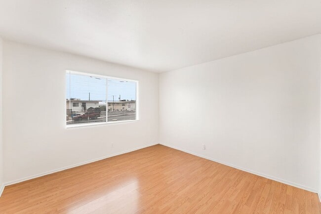 Building Photo - 375 N 15th St