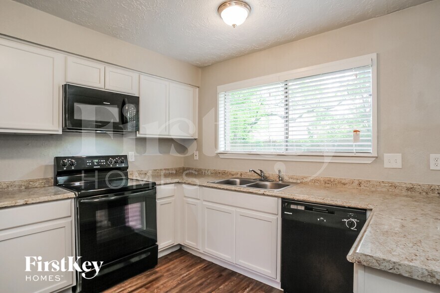 Building Photo - 4222 Chestergate Dr