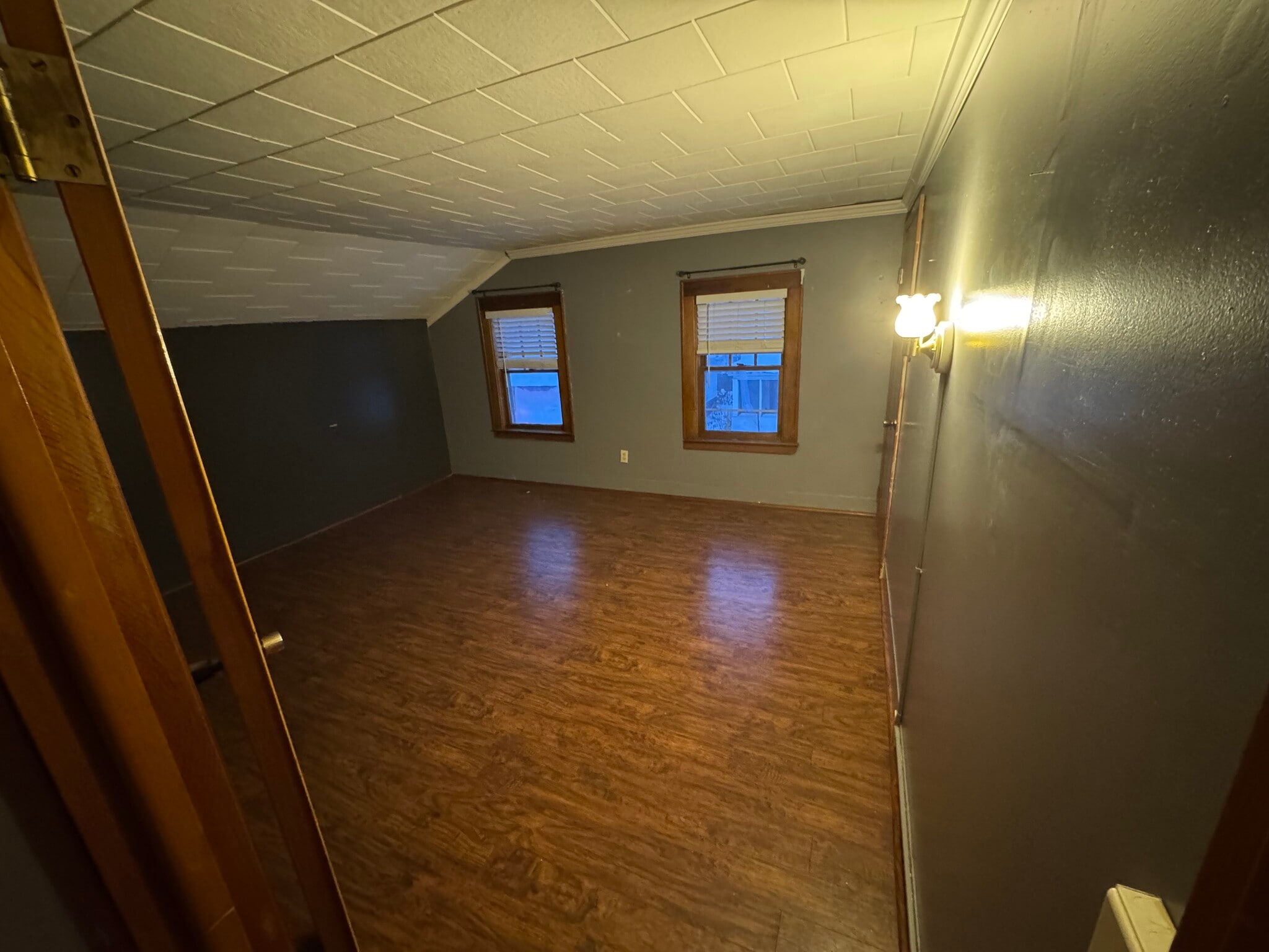 Building Photo - 109 Crysler St