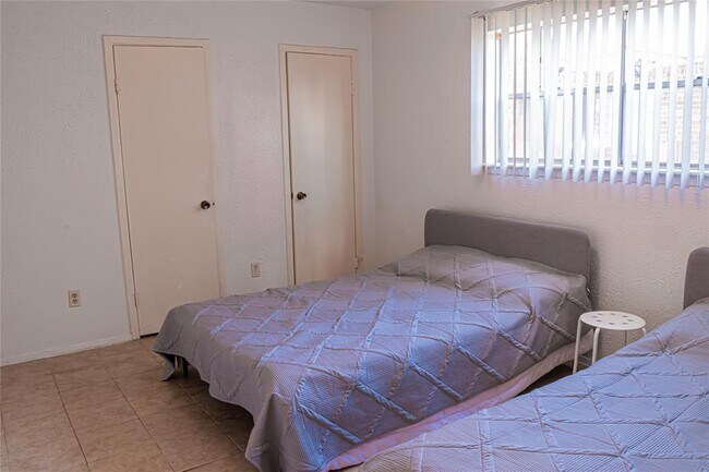 Building Photo - 6305 Westward St