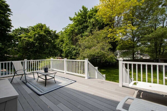 Building Photo - 74 Clinton Pl