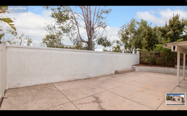 Building Photo - Beautiful Oceanside Home with Vaulted Ceil...