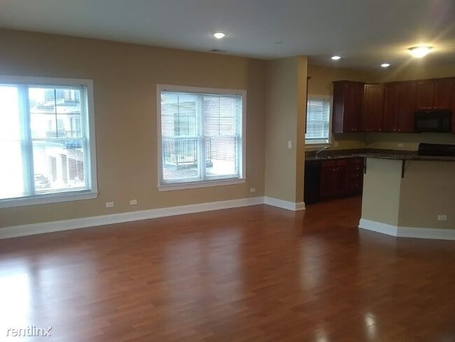 Building Photo - 2 br, 2 bath Condo - 4953 Oakton 208 Unit 208