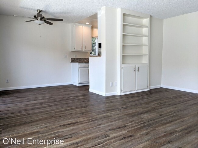 Building Photo - 4070 Kansas St