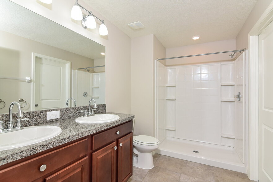 Building Photo - 127 Cascade Bend Dr