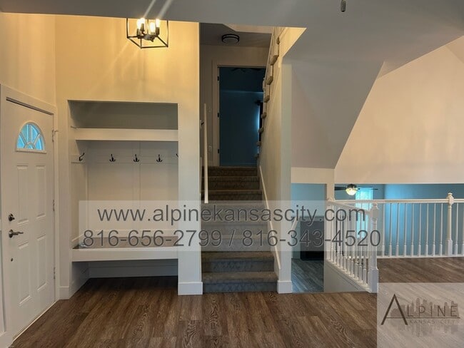 Building Photo - Gorgeous Multi Level Side by Side Split, P...