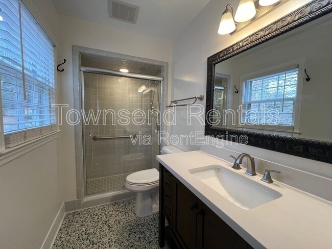 Building Photo - 5449 Thompson Cir