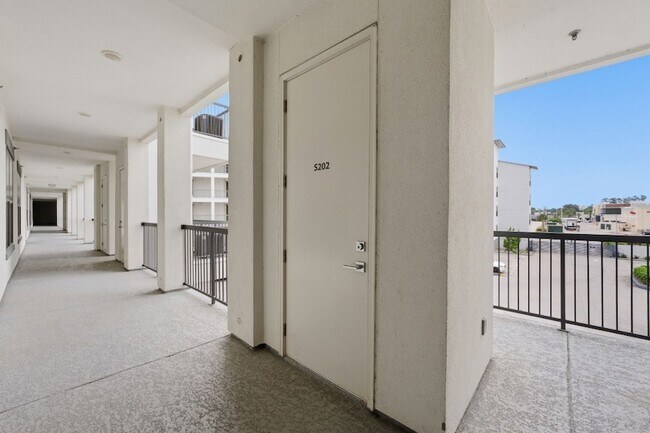 Building Photo - 15260 TX-105