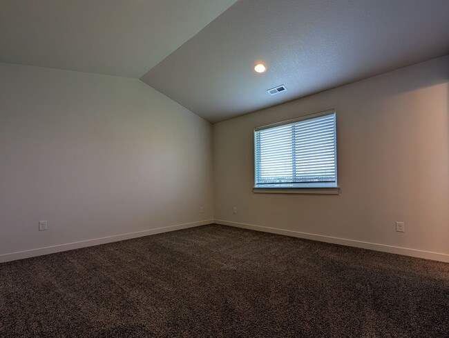 Building Photo - Beautiful 3-Bedroom, 2-Bath Home in Springfield!