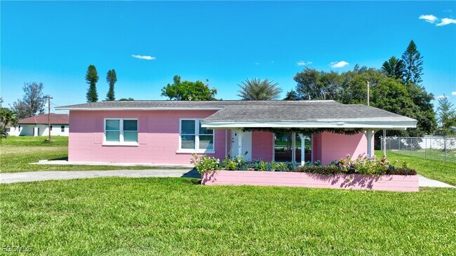 Primary Photo - 120 Lee Blvd